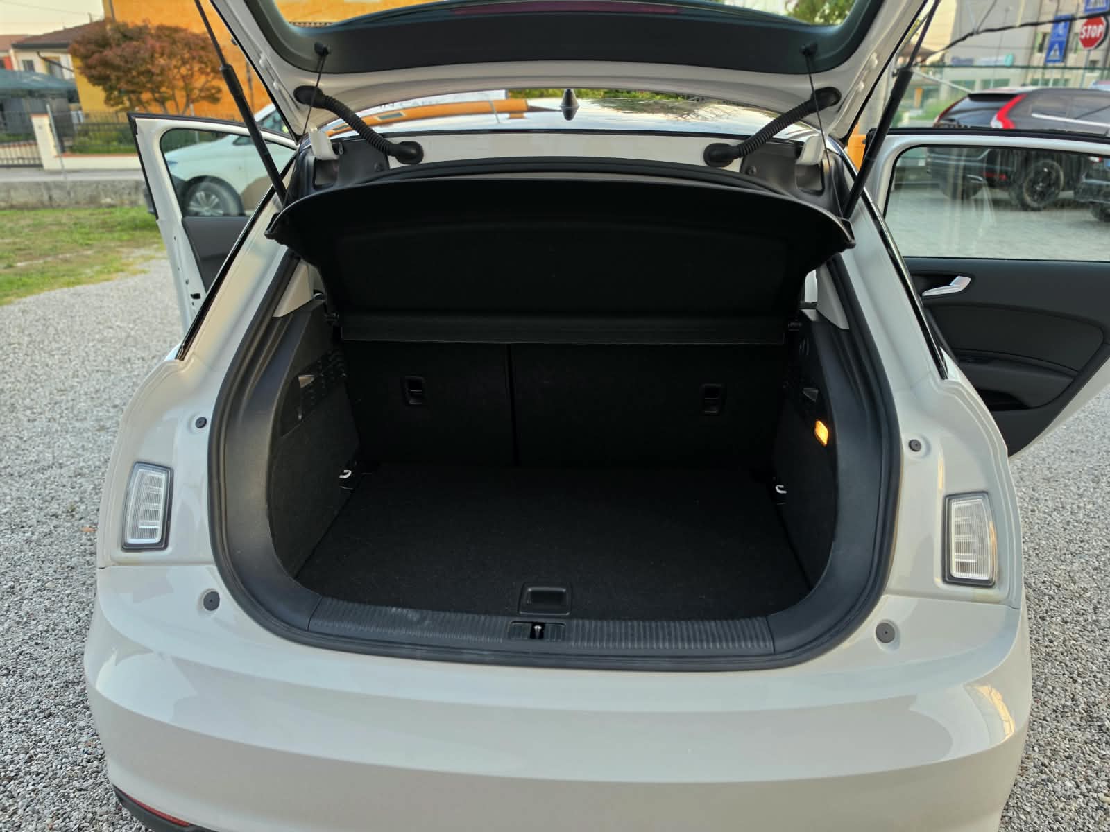 Audi A1 Sportback 1.0 TFSI usata — foto 12