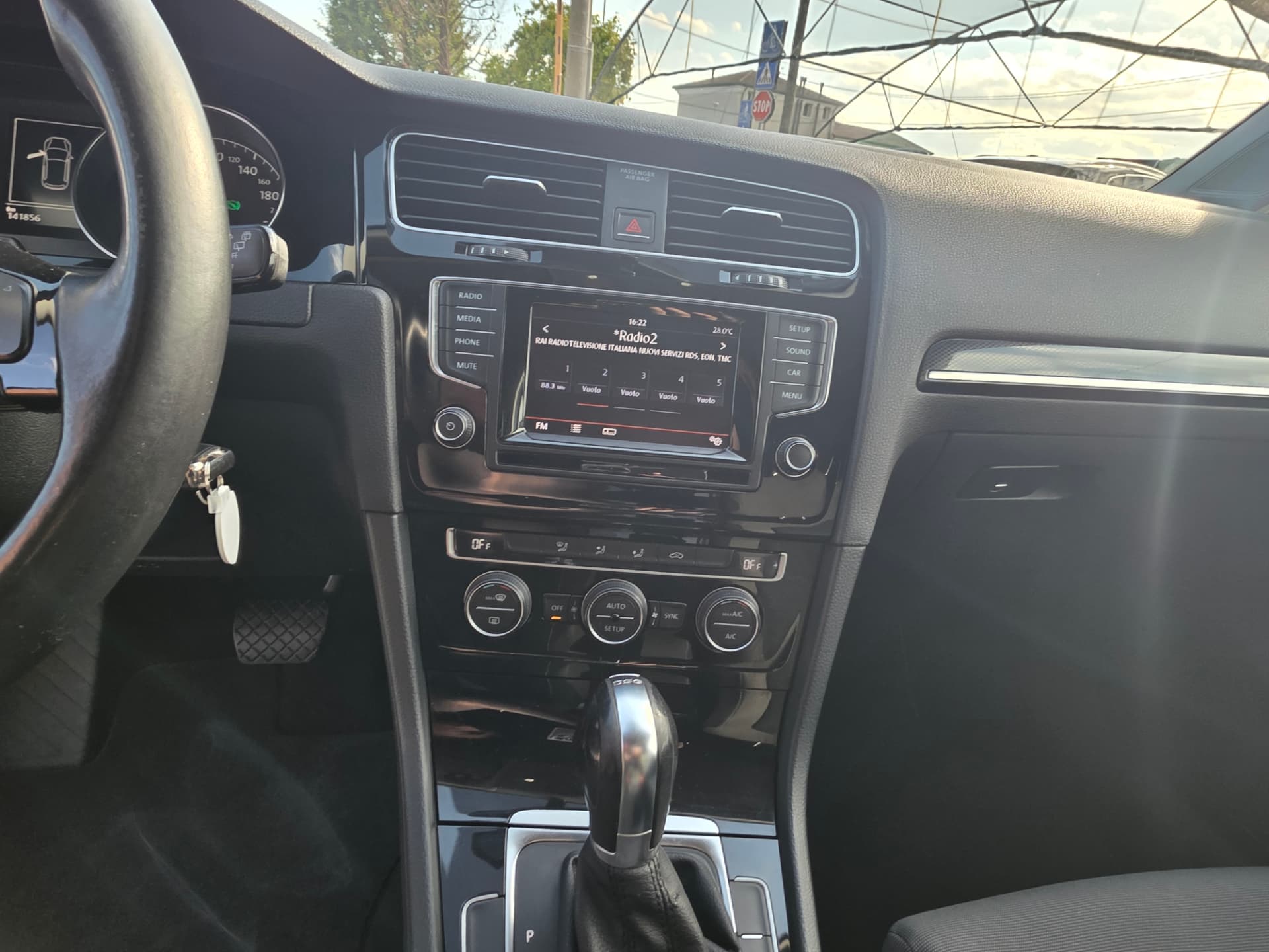 Volkswagen Golf VII 1.6 TDI Highline BlueMotion Tech usata — foto 15